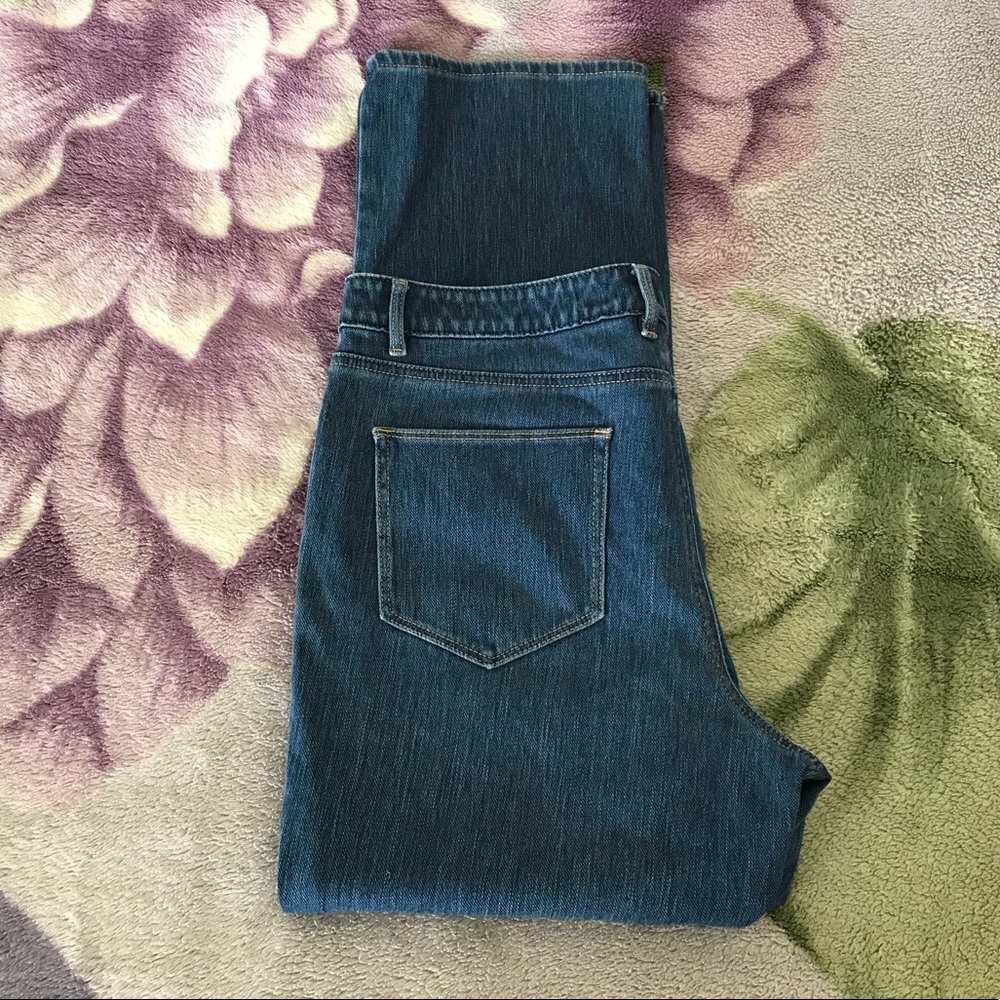 L.L. Bean Women’s Petite Jeans 👖 - Picture 5 of 14